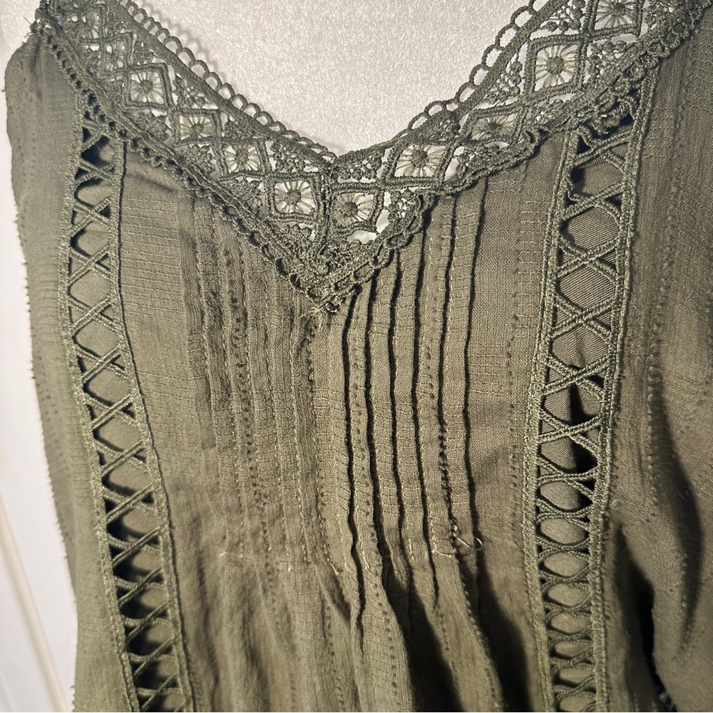 Justify-Thin Strap, Loose Fit Tank With Lace Size Small -Green